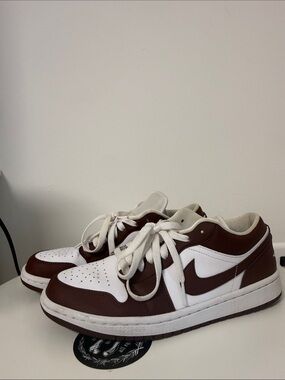 Woman’s Air Jordan 1 Low Bronze Eclipse (size 8.5) (DC0774-116)